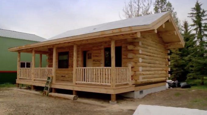 Cabane en rondins de bois    